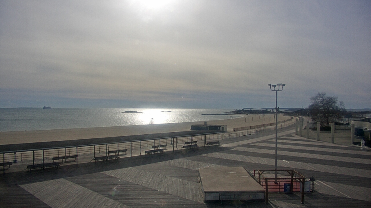 Thumbnail for current weather camera view from Ocean Beach Park in New London, Connecticut
