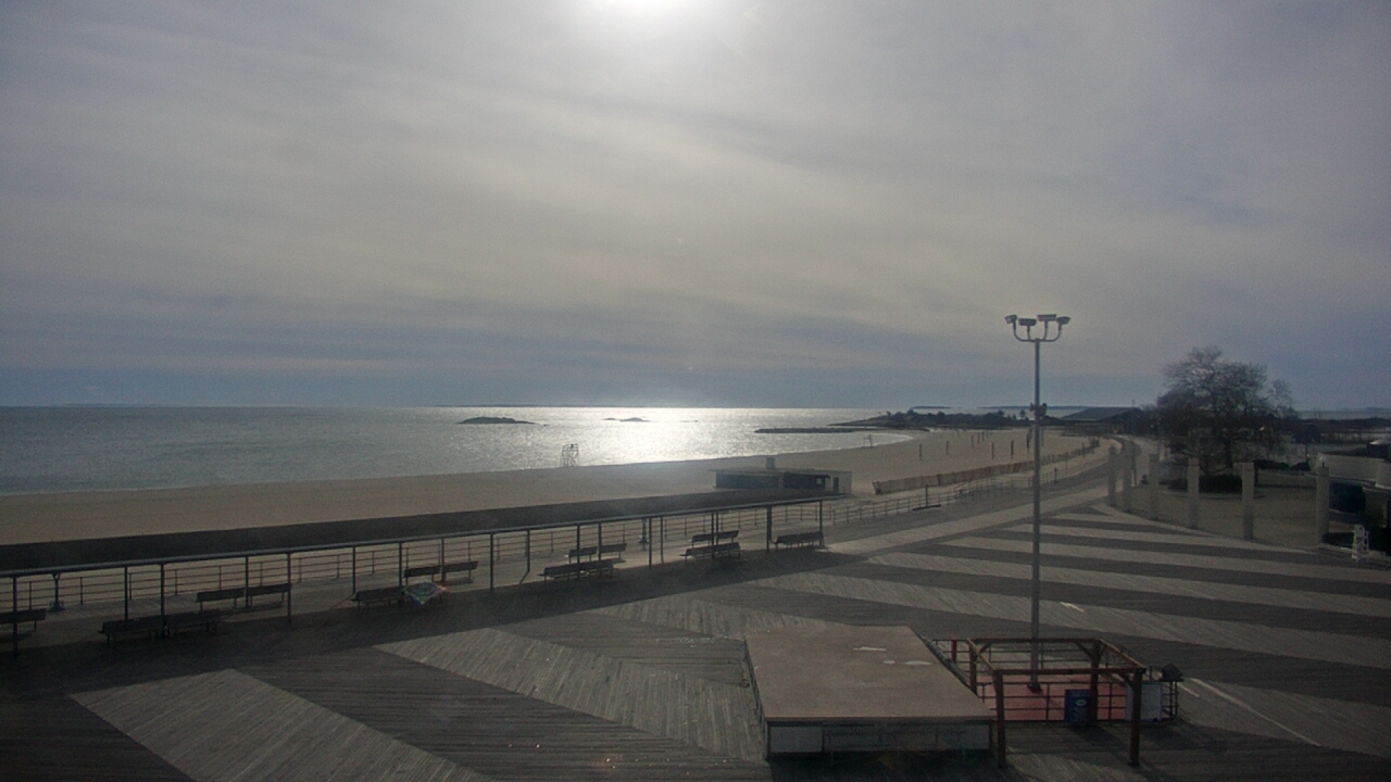 Thumbnail for current weather camera view from Ocean Beach Park in New London, Connecticut