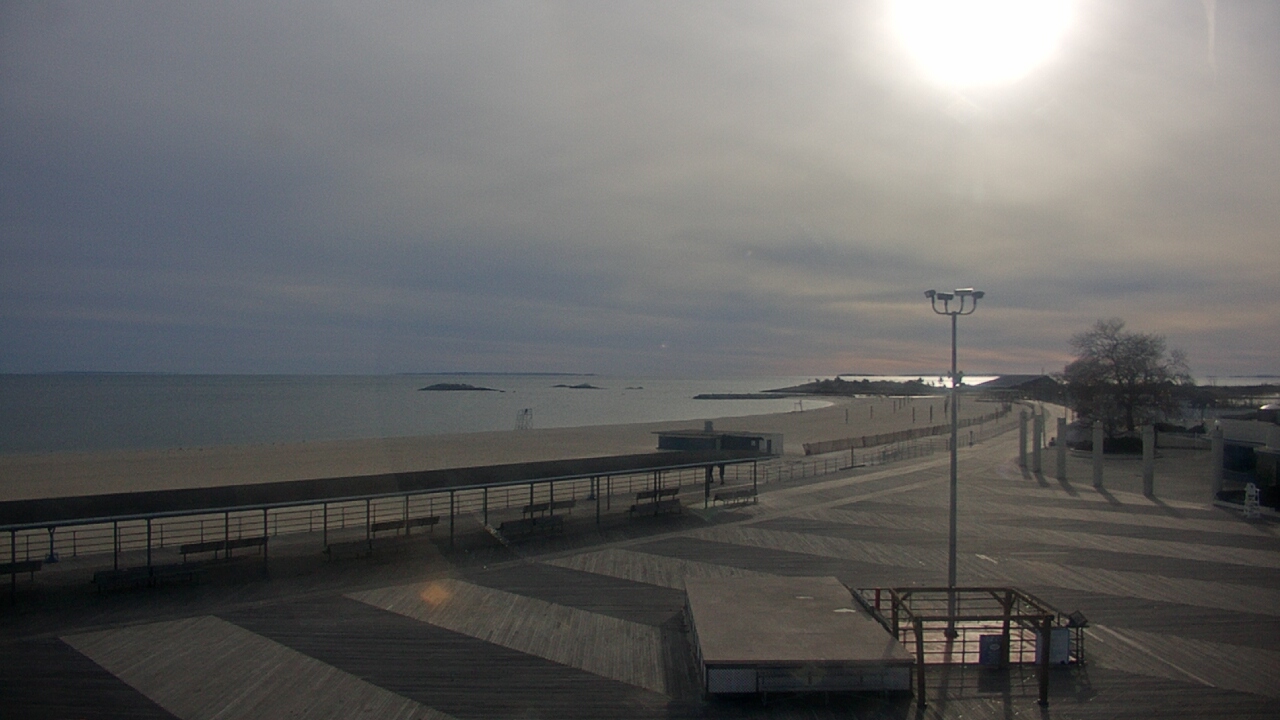 Thumbnail for current weather camera view from Ocean Beach Park in New London, Connecticut