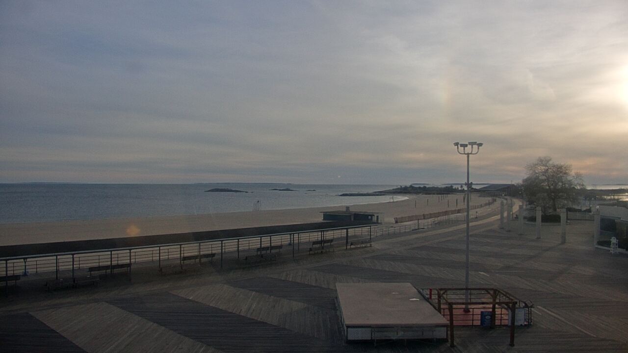 Thumbnail for current weather camera view from Ocean Beach Park in New London, Connecticut