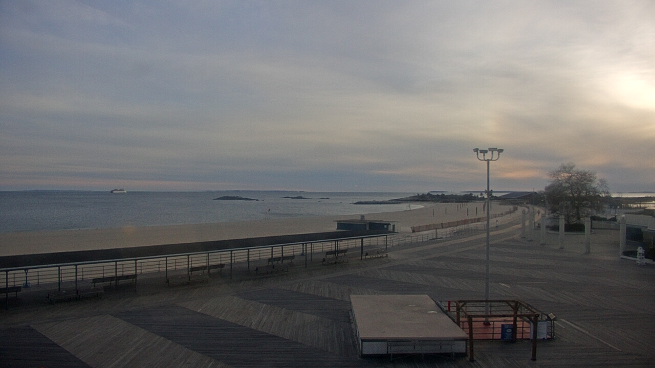 Thumbnail for current weather camera view from Ocean Beach Park in New London, Connecticut