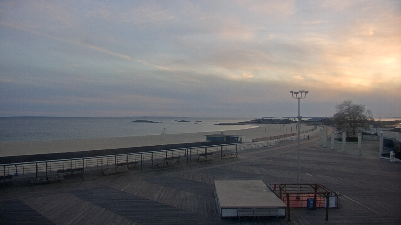 Thumbnail for current weather camera view from Ocean Beach Park in New London, Connecticut