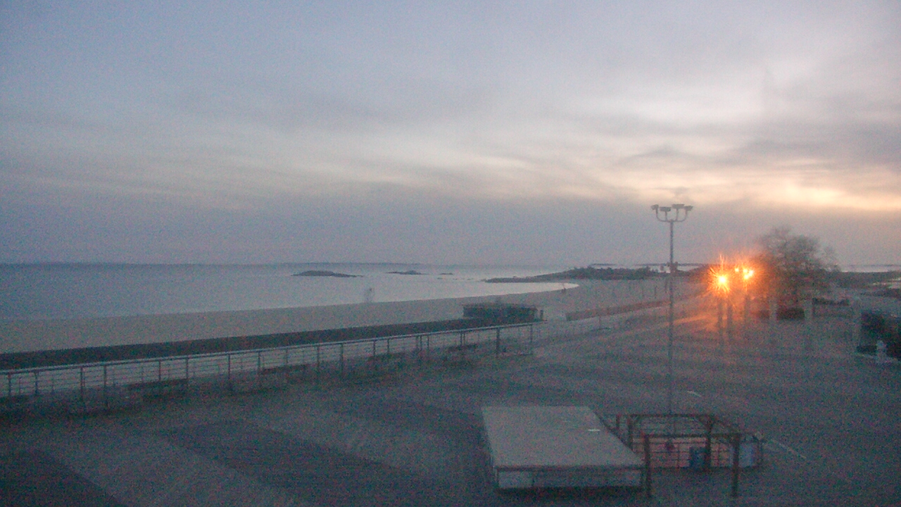 Thumbnail for current weather camera view from Ocean Beach Park in New London, Connecticut