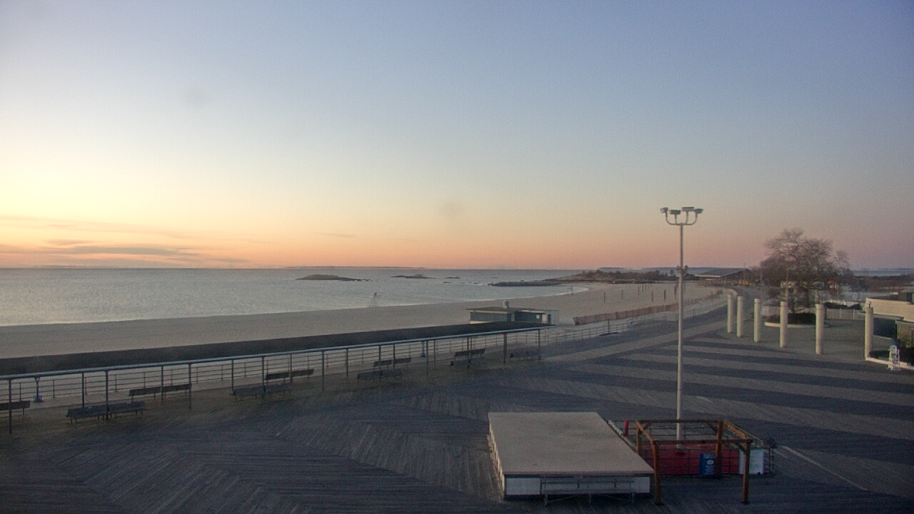Thumbnail for current weather camera view from Ocean Beach Park in New London, Connecticut