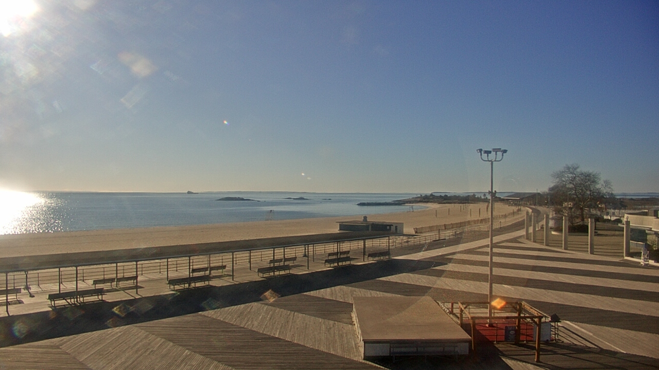 Thumbnail for current weather camera view from Ocean Beach Park in New London, Connecticut
