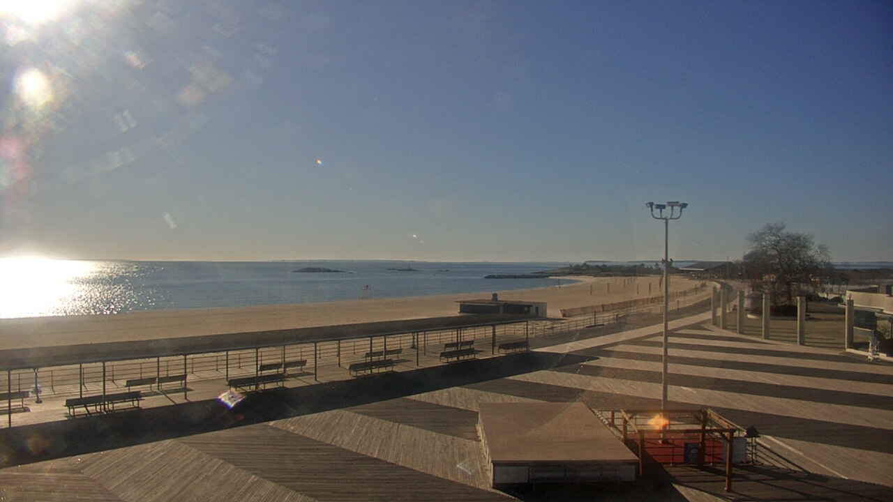 Thumbnail for current weather camera view from Ocean Beach Park in New London, Connecticut