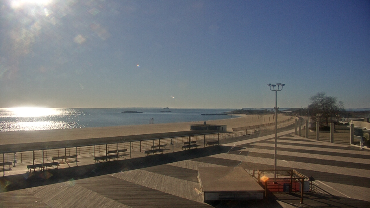 Thumbnail for current weather camera view from Ocean Beach Park in New London, Connecticut