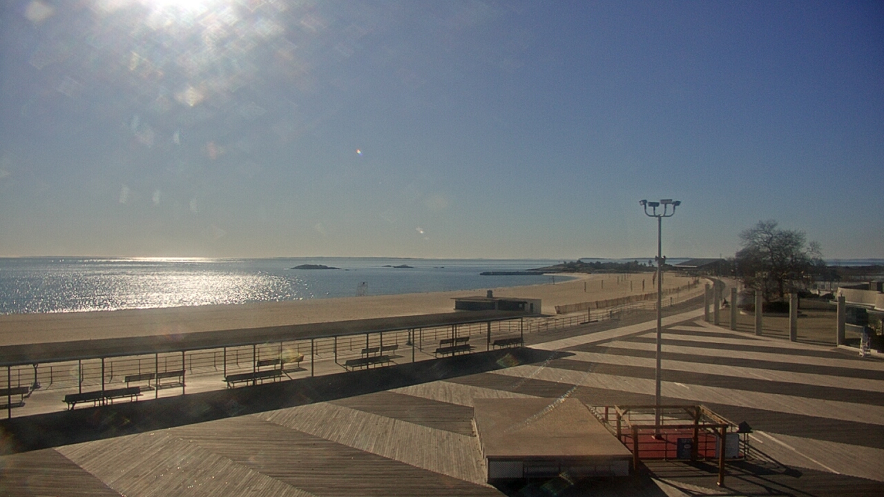 Thumbnail for current weather camera view from Ocean Beach Park in New London, Connecticut