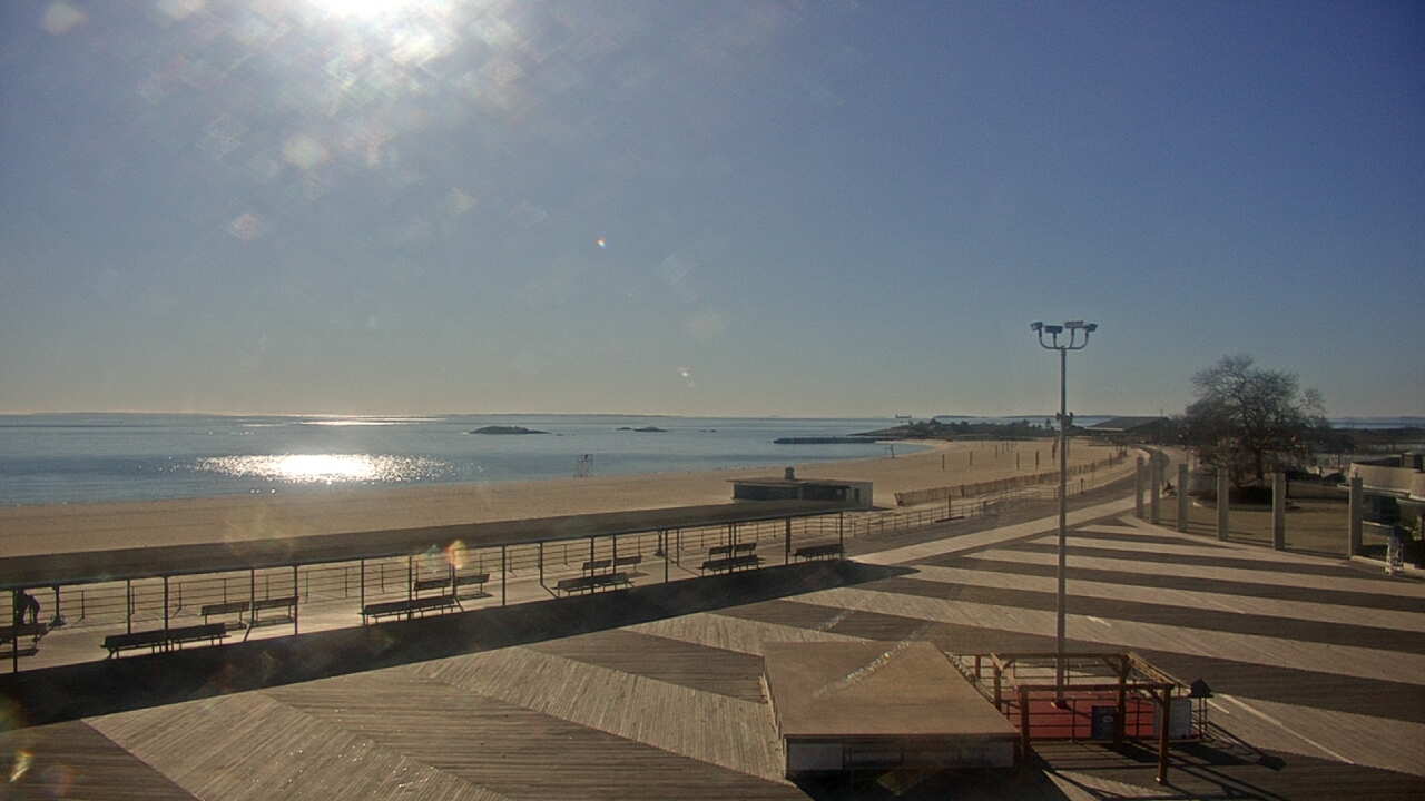 Thumbnail for current weather camera view from Ocean Beach Park in New London, Connecticut