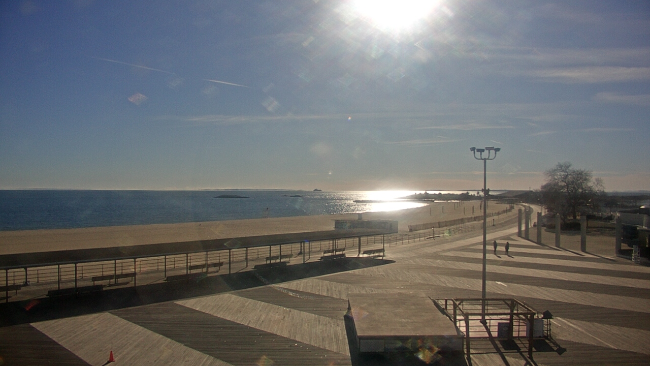 Thumbnail for current weather camera view from Ocean Beach Park in New London, Connecticut