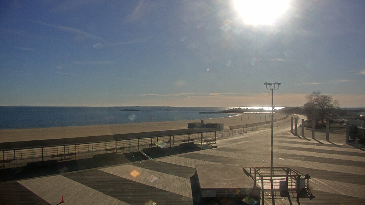 Thumbnail for current weather camera view from Ocean Beach Park in New London, Connecticut