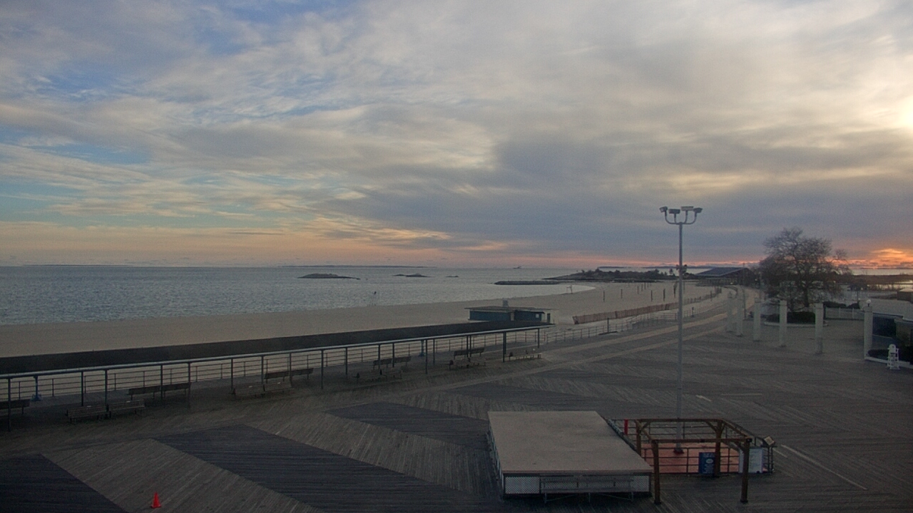 Thumbnail for current weather camera view from Ocean Beach Park in New London, Connecticut