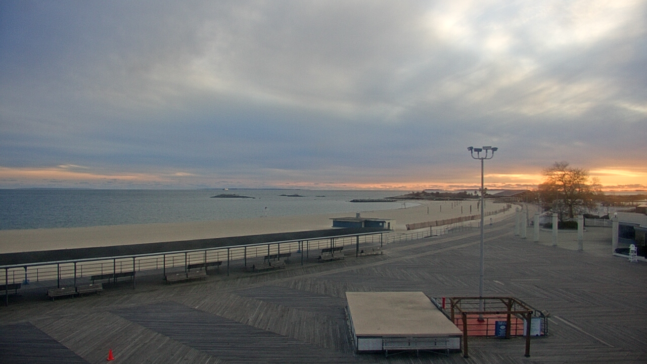 Thumbnail for current weather camera view from Ocean Beach Park in New London, Connecticut