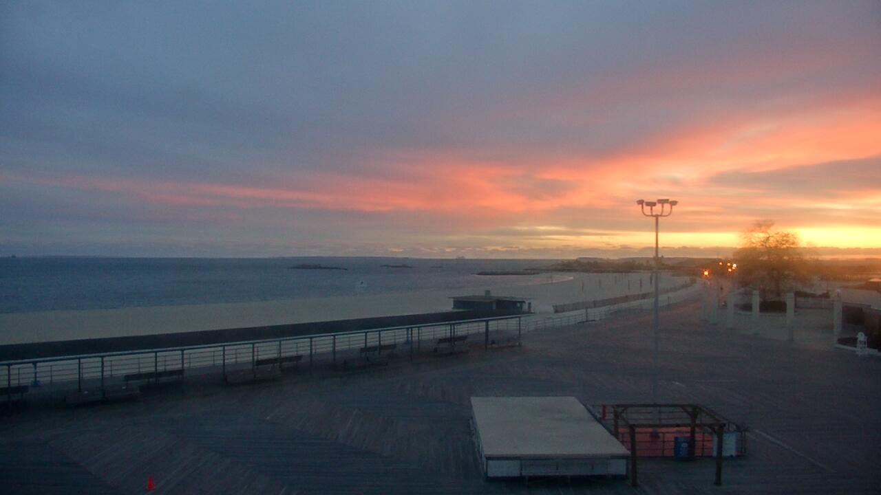 Thumbnail for current weather camera view from Ocean Beach Park in New London, Connecticut