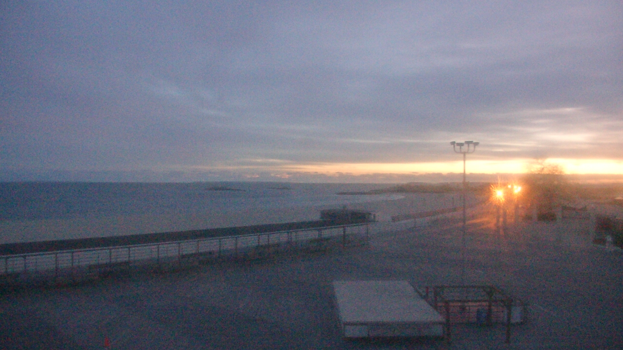 Thumbnail for current weather camera view from Ocean Beach Park in New London, Connecticut