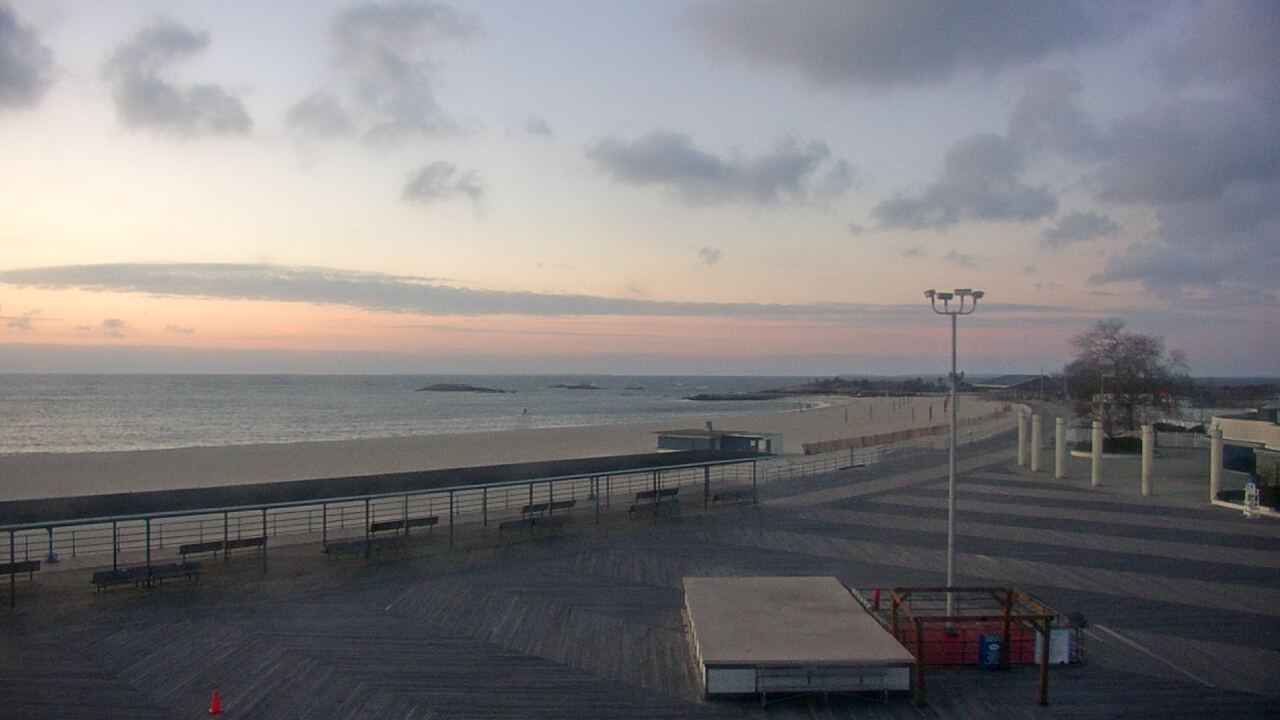 Thumbnail for current weather camera view from Ocean Beach Park in New London, Connecticut
