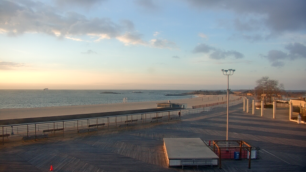 Thumbnail for current weather camera view from Ocean Beach Park in New London, Connecticut