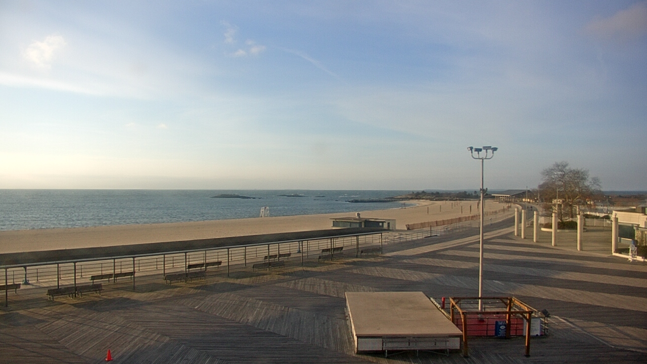 Thumbnail for current weather camera view from Ocean Beach Park in New London, Connecticut