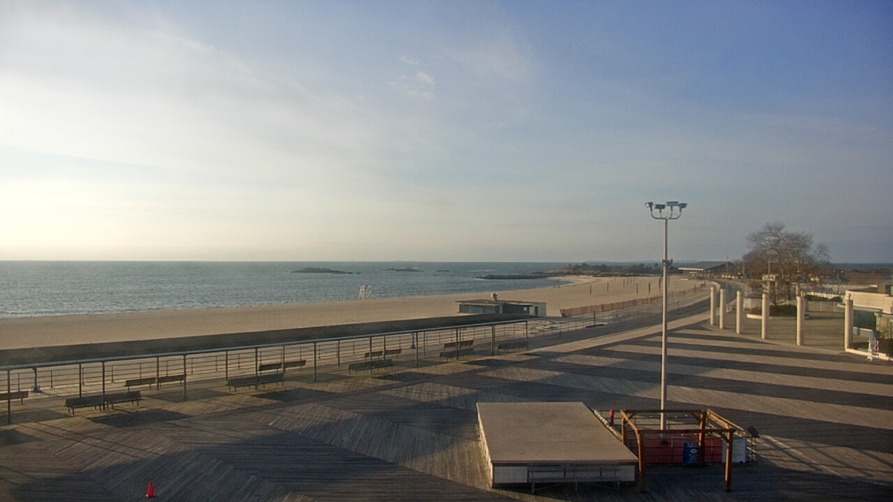Thumbnail for current weather camera view from Ocean Beach Park in New London, Connecticut