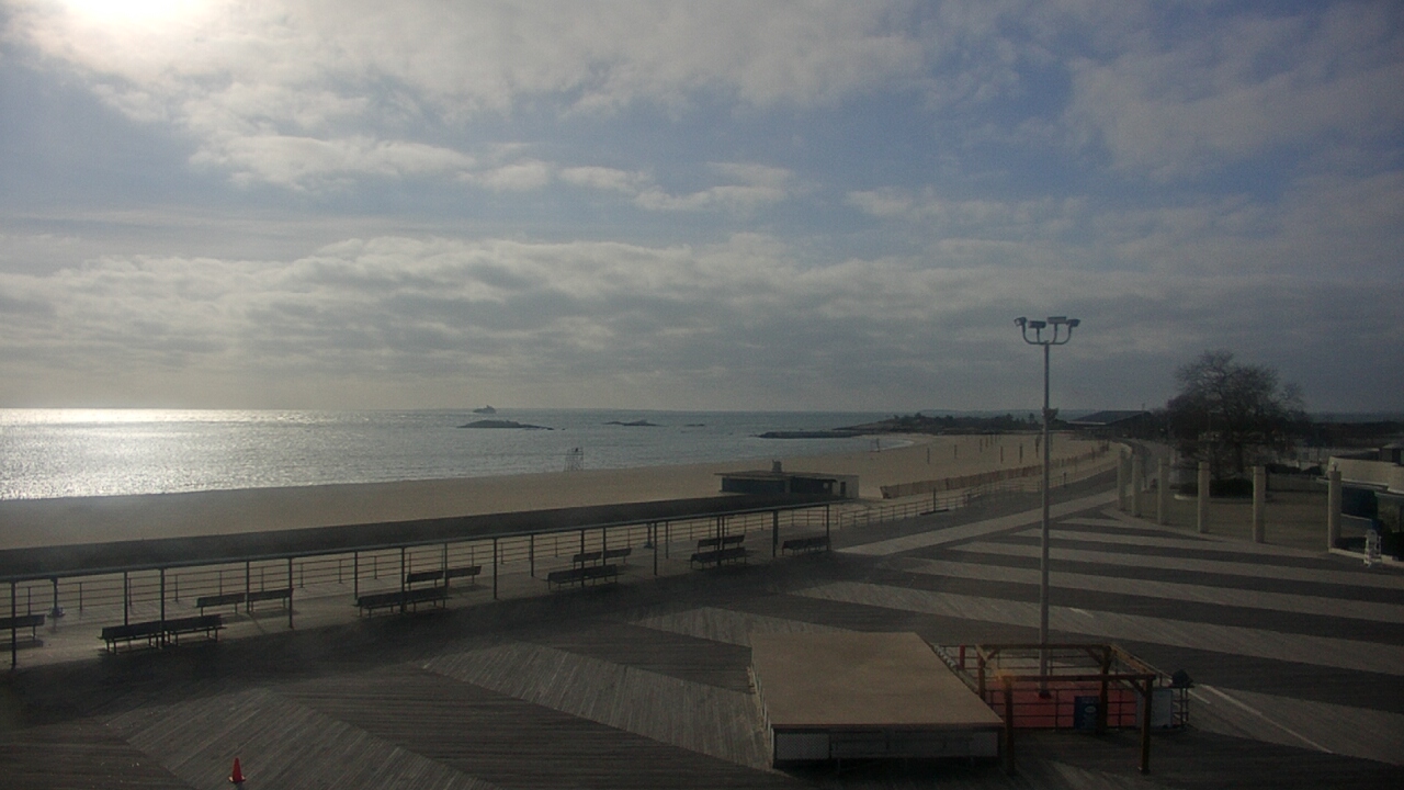 Thumbnail for current weather camera view from Ocean Beach Park in New London, Connecticut
