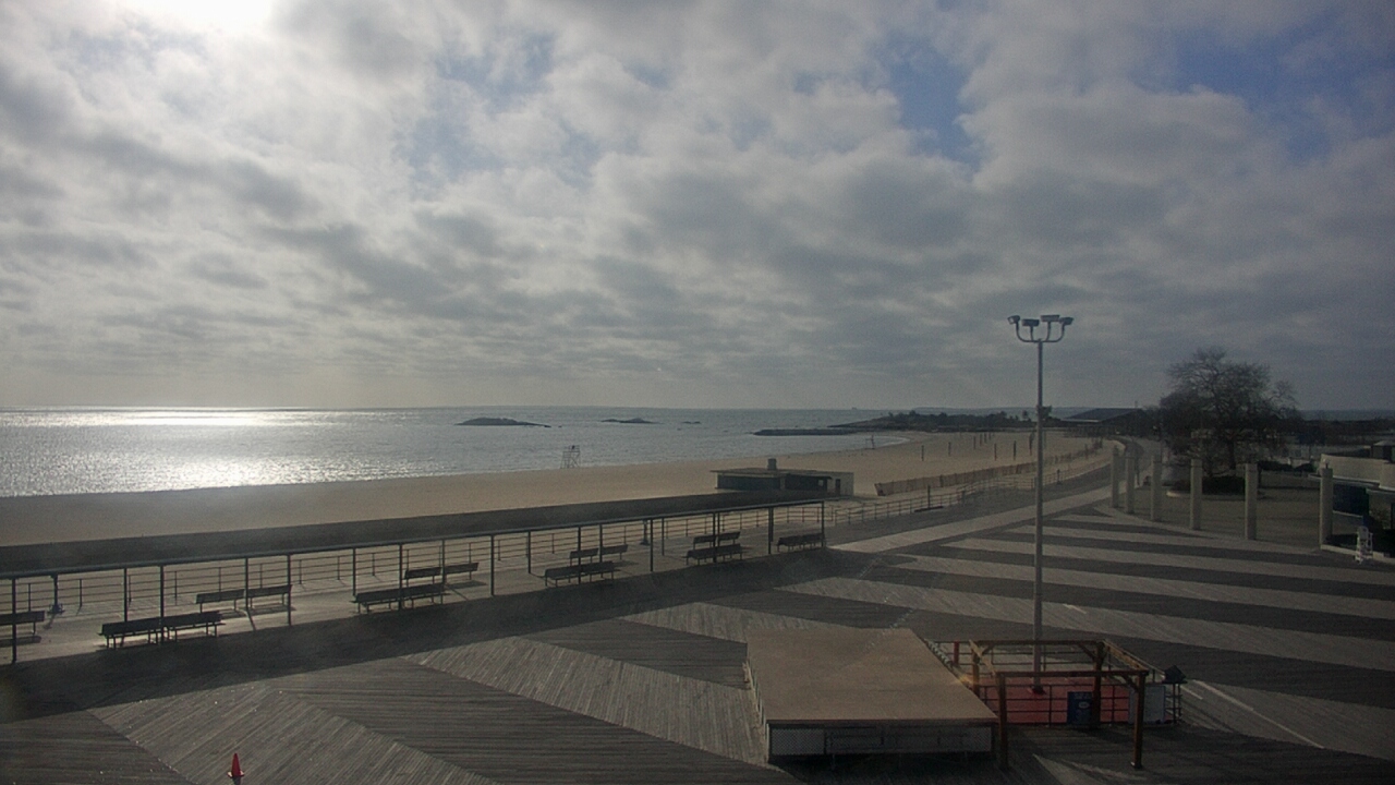 Thumbnail for current weather camera view from Ocean Beach Park in New London, Connecticut
