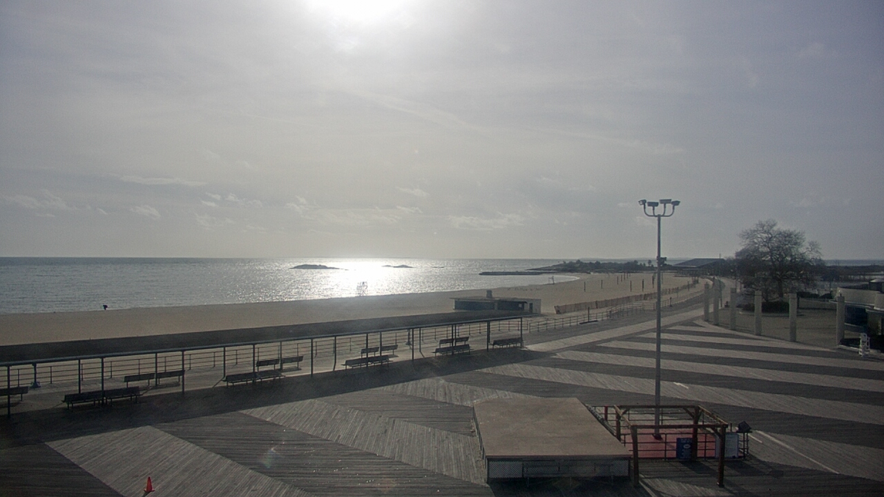 Thumbnail for current weather camera view from Ocean Beach Park in New London, Connecticut