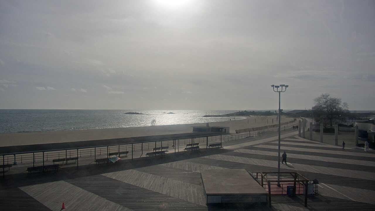 Thumbnail for current weather camera view from Ocean Beach Park in New London, Connecticut