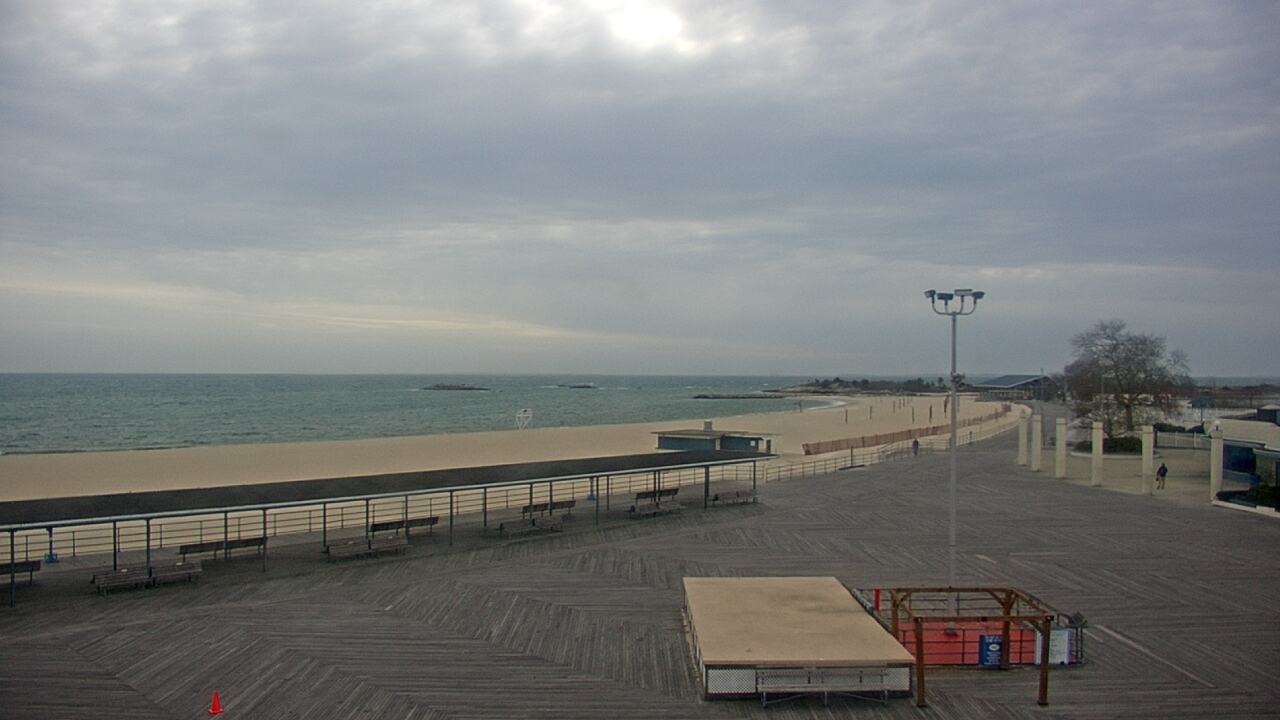 Thumbnail for current weather camera view from Ocean Beach Park in New London, Connecticut