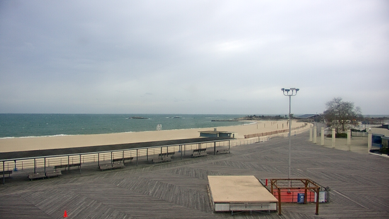 Thumbnail for current weather camera view from Ocean Beach Park in New London, Connecticut
