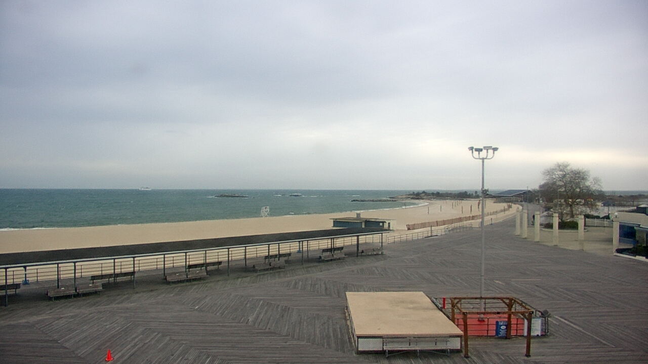 Thumbnail for current weather camera view from Ocean Beach Park in New London, Connecticut