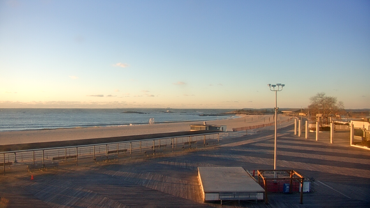 Thumbnail for current weather camera view from Ocean Beach Park in New London, Connecticut