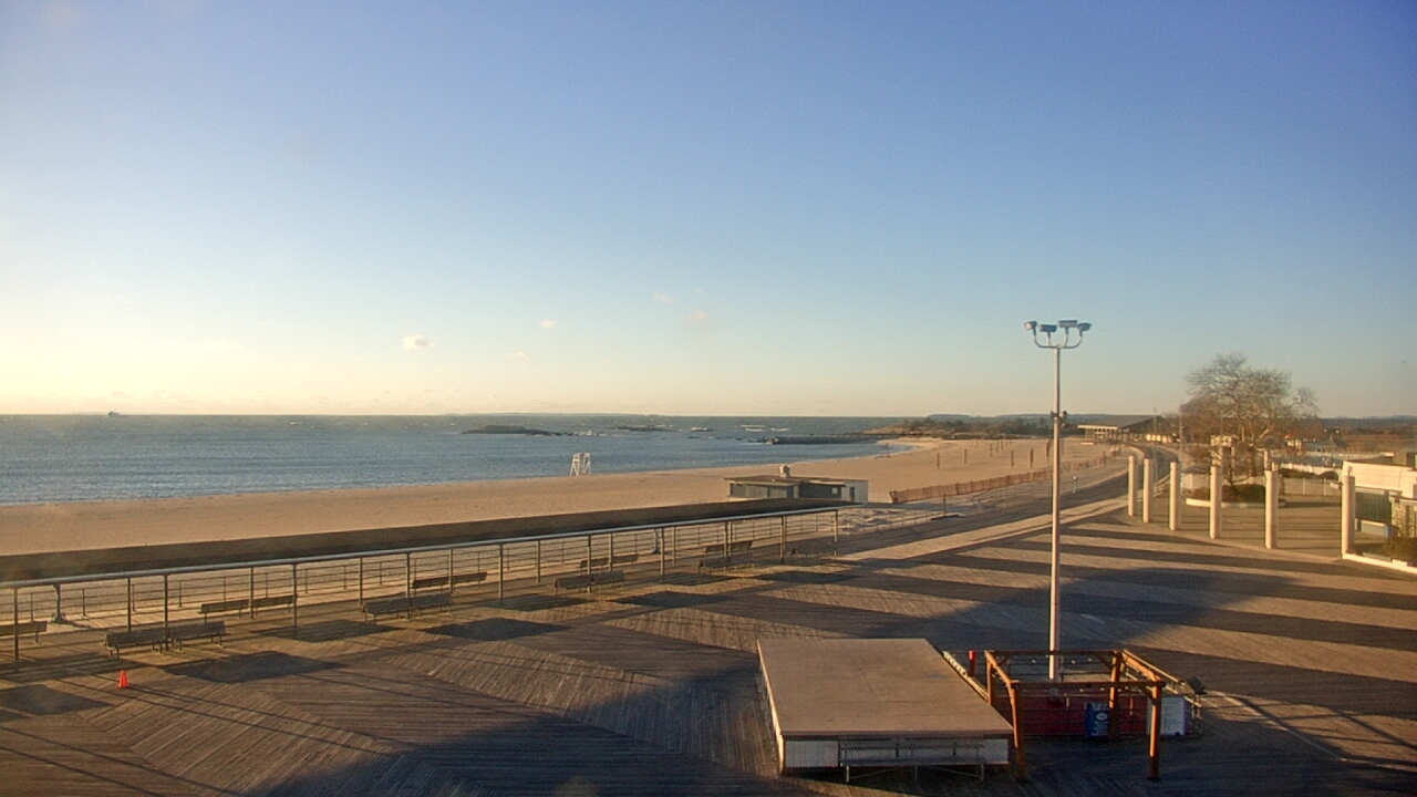Thumbnail for current weather camera view from Ocean Beach Park in New London, Connecticut