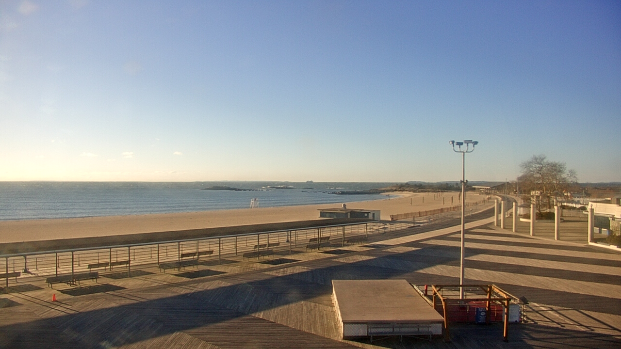 Thumbnail for current weather camera view from Ocean Beach Park in New London, Connecticut