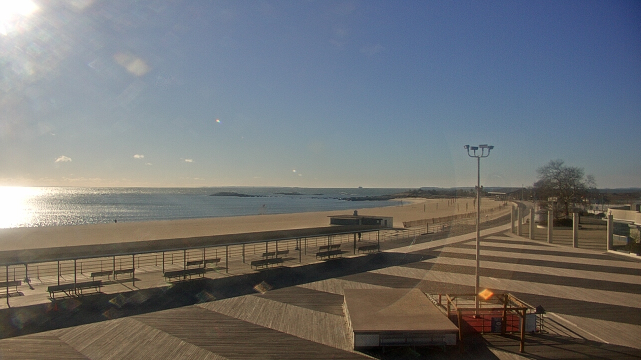 Thumbnail for current weather camera view from Ocean Beach Park in New London, Connecticut