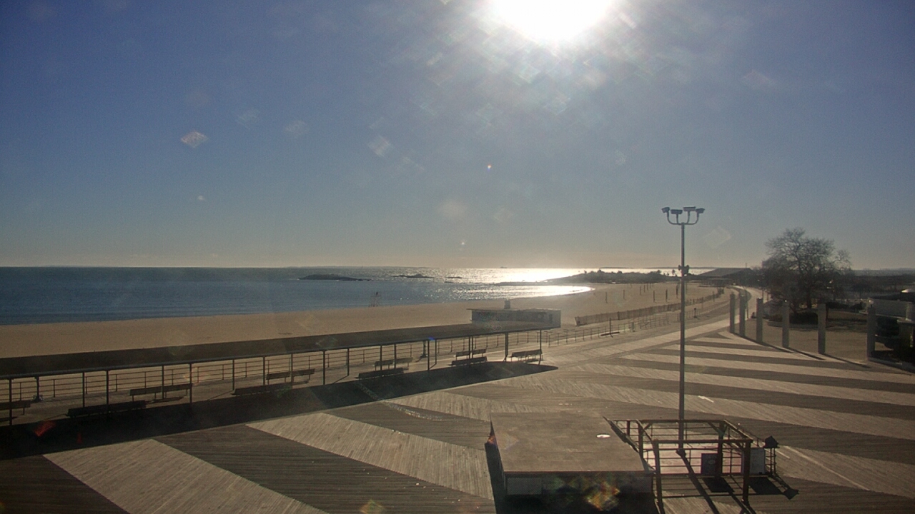 Thumbnail for current weather camera view from Ocean Beach Park in New London, Connecticut