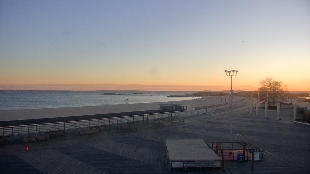Thumbnail for current weather camera view from Ocean Beach Park in New London, Connecticut