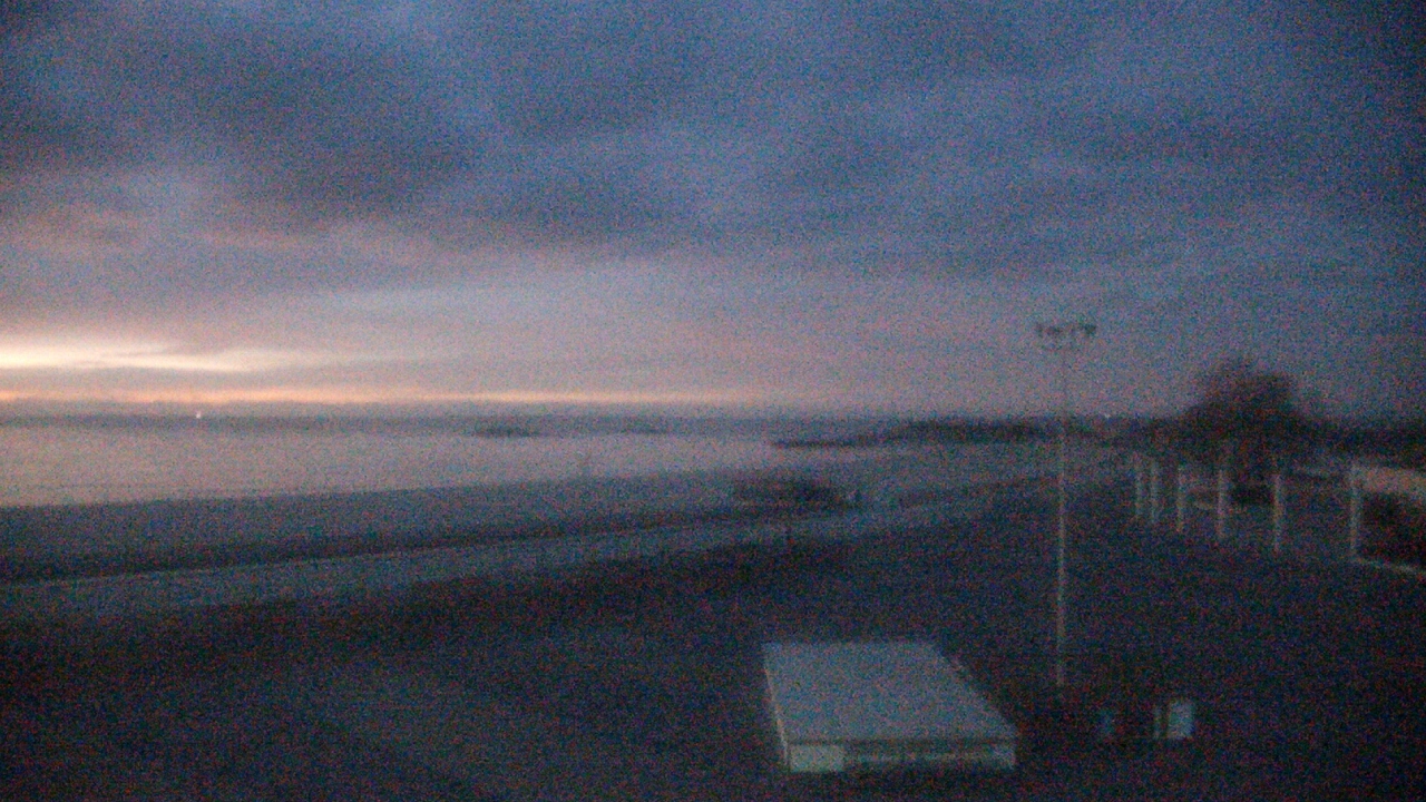 Thumbnail for current weather camera view from Ocean Beach Park in New London, Connecticut