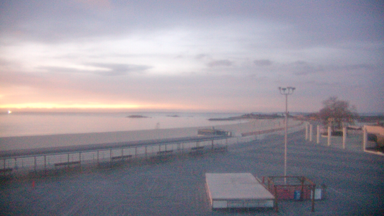 Thumbnail for current weather camera view from Ocean Beach Park in New London, Connecticut