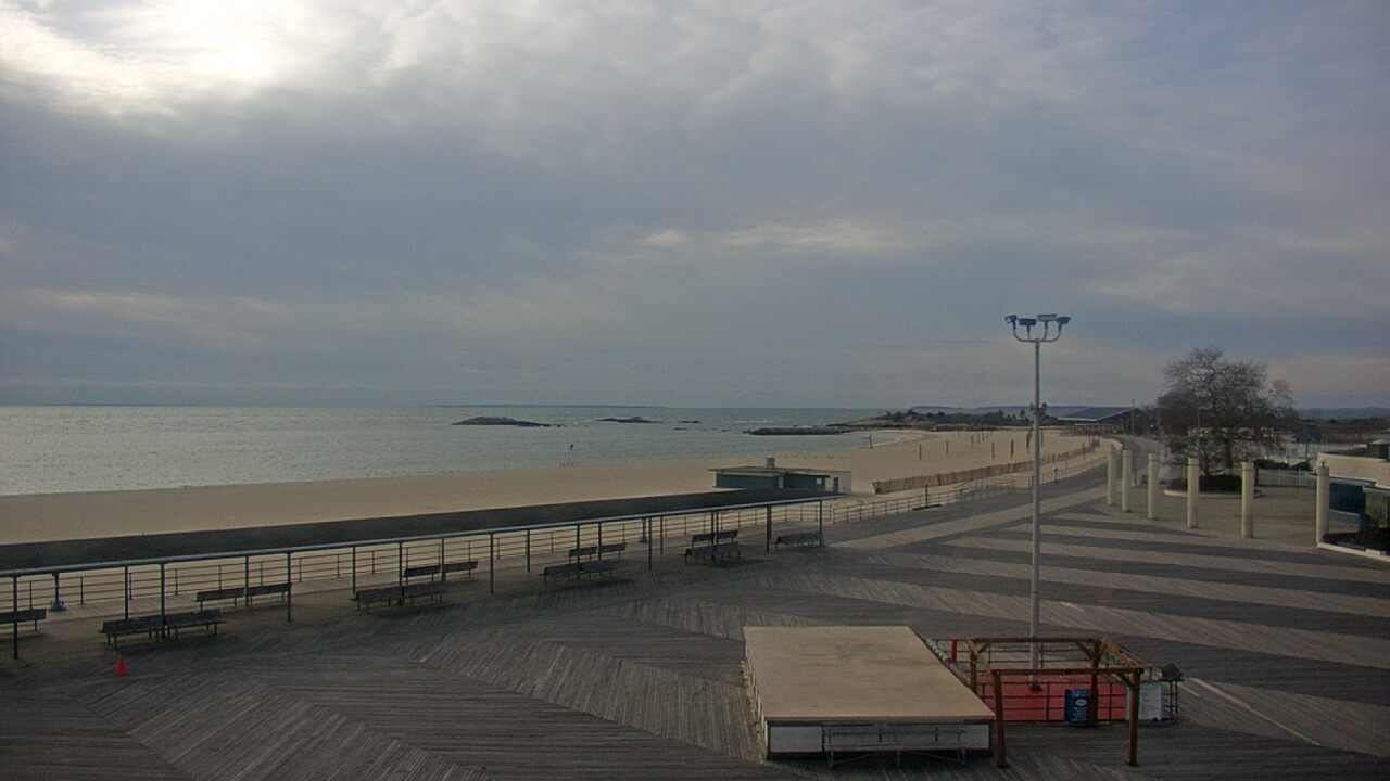 Thumbnail for current weather camera view from Ocean Beach Park in New London, Connecticut