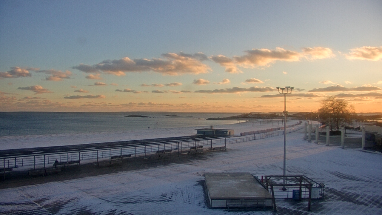 Thumbnail for current weather camera view from Ocean Beach Park in New London, Connecticut