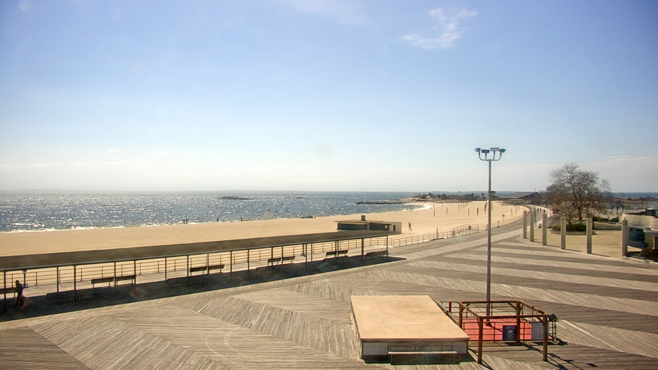 Thumbnail for current weather camera view from Ocean Beach Park in New London, Connecticut