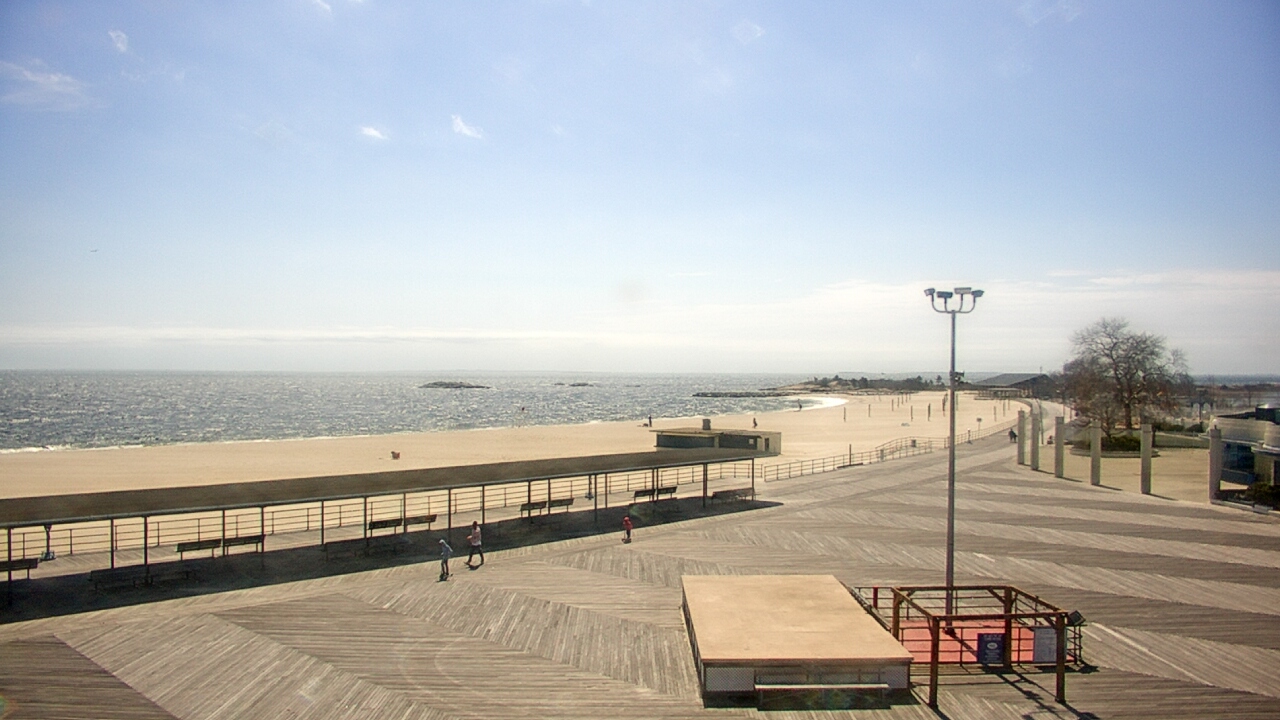 Thumbnail for current weather camera view from Ocean Beach Park in New London, Connecticut