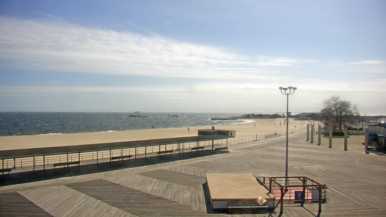 Thumbnail for current weather camera view from Ocean Beach Park in New London, Connecticut