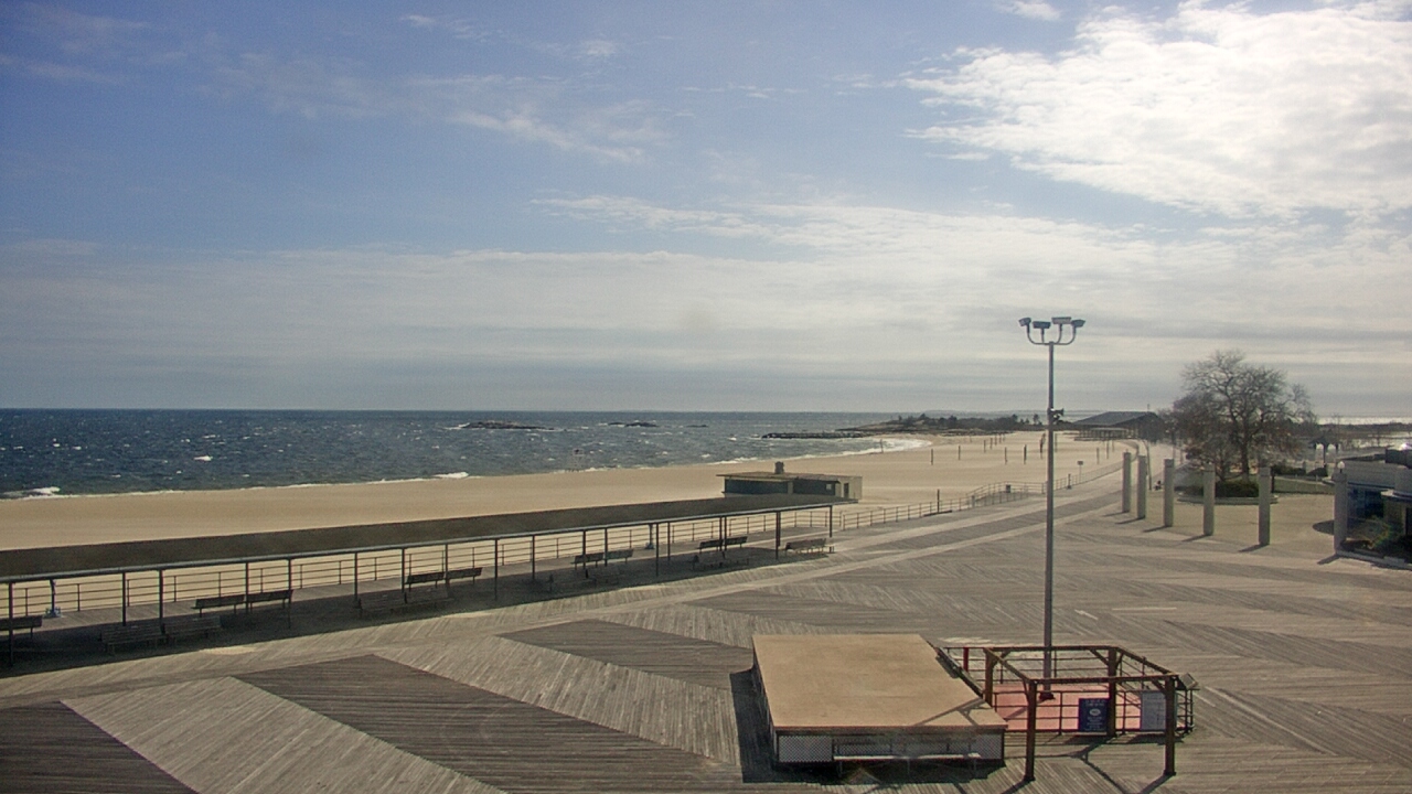 Thumbnail for current weather camera view from Ocean Beach Park in New London, Connecticut