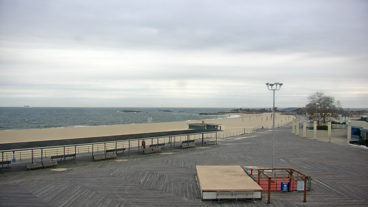 Thumbnail for current weather camera view from Ocean Beach Park in New London, Connecticut