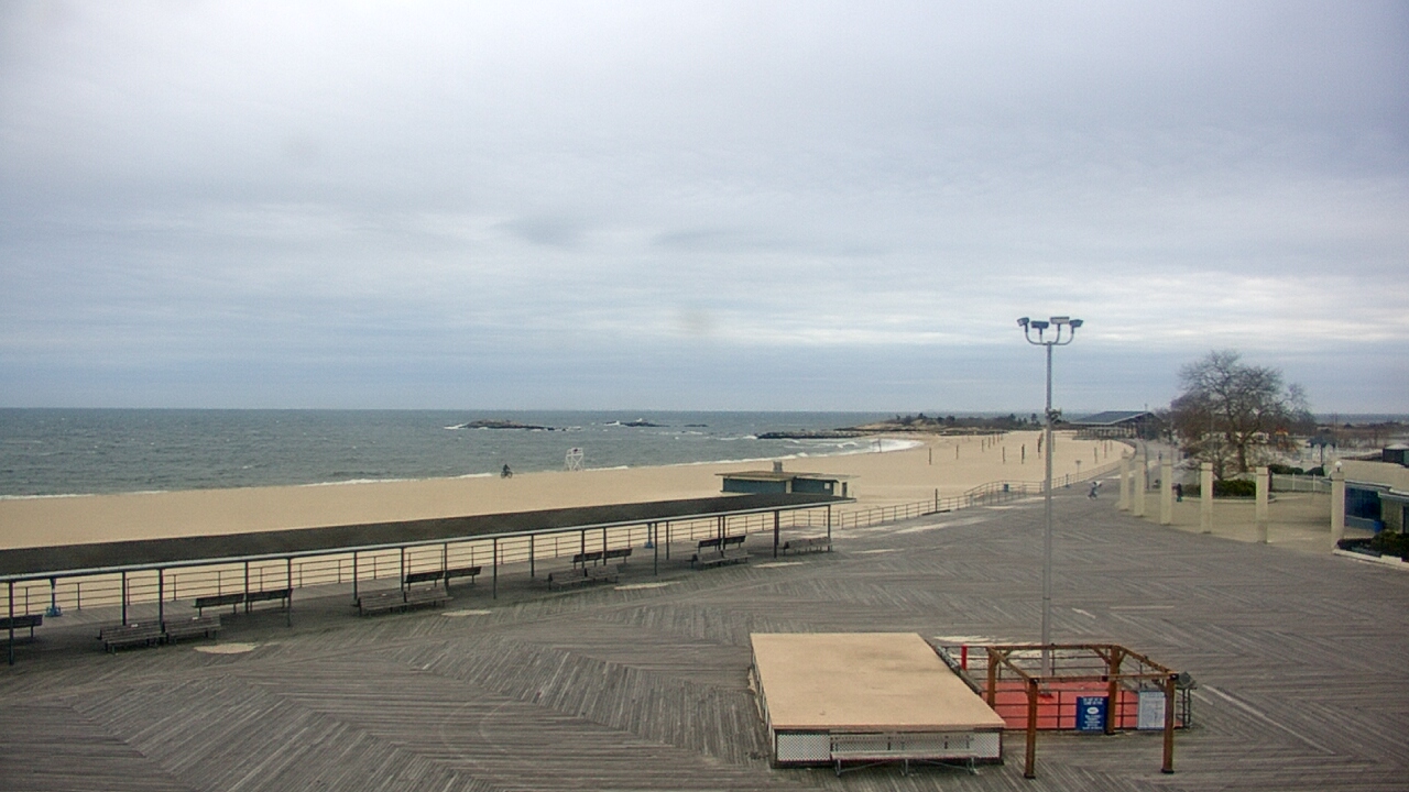 Thumbnail for current weather camera view from Ocean Beach Park in New London, Connecticut