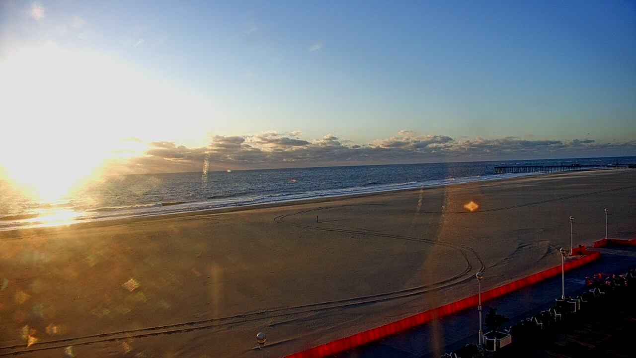 Thumbnail for current weather camera view from Plim Plaza Hotel in Ocean City, Maryland