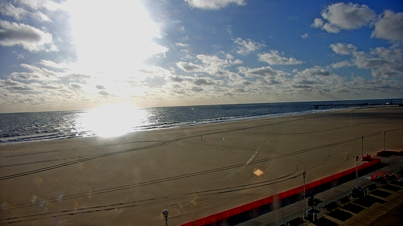 Thumbnail for current weather camera view from Plim Plaza Hotel in Ocean City, Maryland