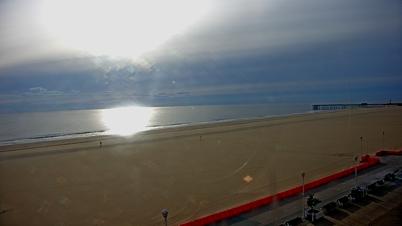 Thumbnail for current weather camera view from Plim Plaza Hotel in Ocean City, Maryland