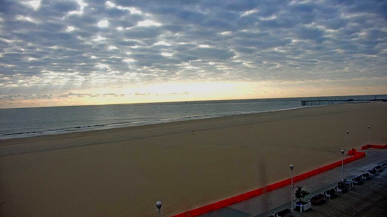 Thumbnail for current weather camera view from Plim Plaza Hotel in Ocean City, Maryland